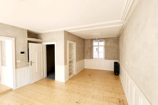 A Stadtbredimus, à 5min de Remich, élégant local commercial de 57m2 avec cour intérieure pavée et parking. - Image 4