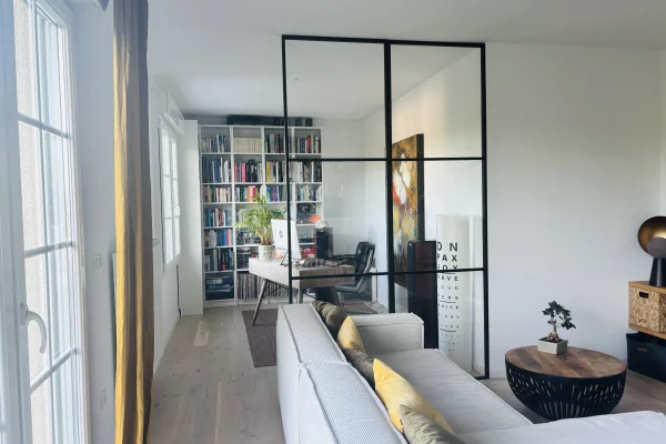 Maison individuelle de plain-pied datant des années 70 entièrement rénovée - Image 4
